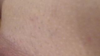 Телка выебала себя в растянутую жопу искусственным членом